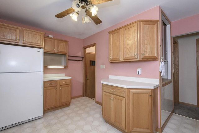 915 N Water STREET, Watertown, WI 53098