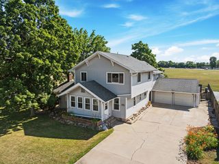 206 Washington Street, Oswego, IL 60543