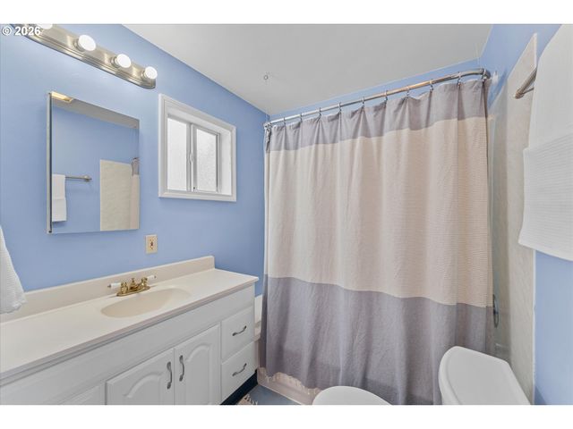 2668 Sw HUME Ct, Portland, OR 97219