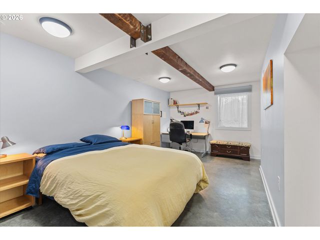 2668 Sw HUME Ct, Portland, OR 97219