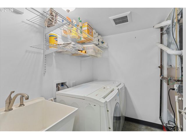 2668 Sw HUME Ct, Portland, OR 97219