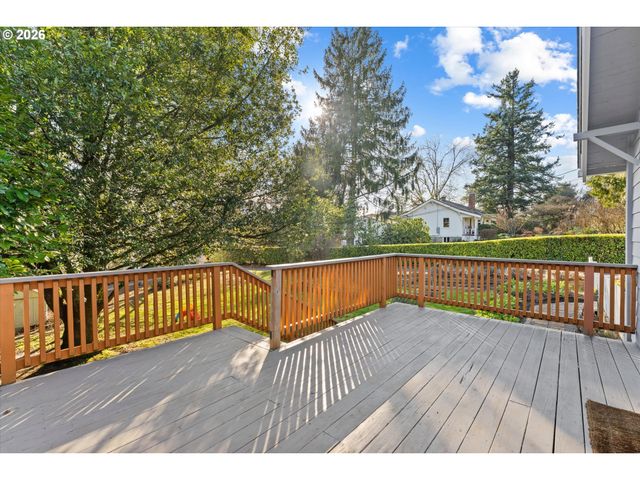 2668 Sw HUME Ct, Portland, OR 97219