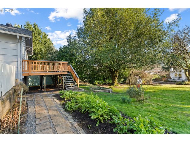 2668 Sw HUME Ct, Portland, OR 97219