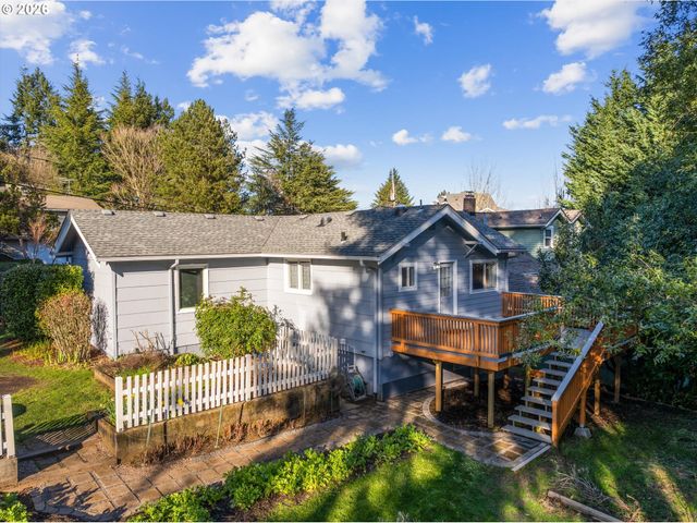 2668 Sw HUME Ct, Portland, OR 97219