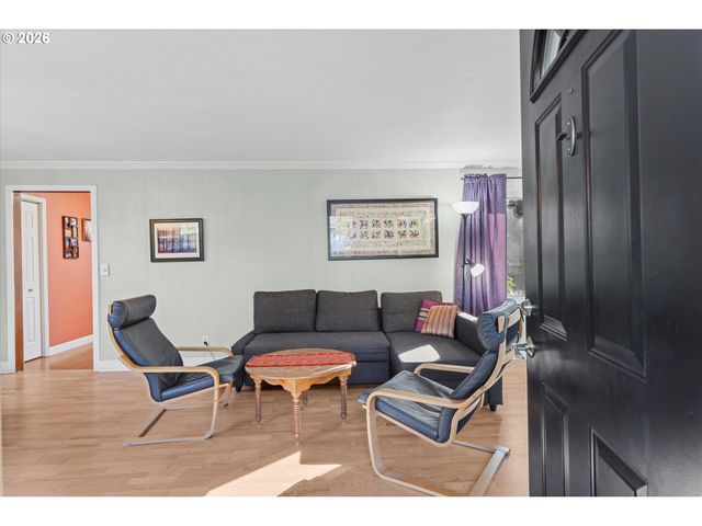 2668 Sw HUME Ct, Portland, OR 97219