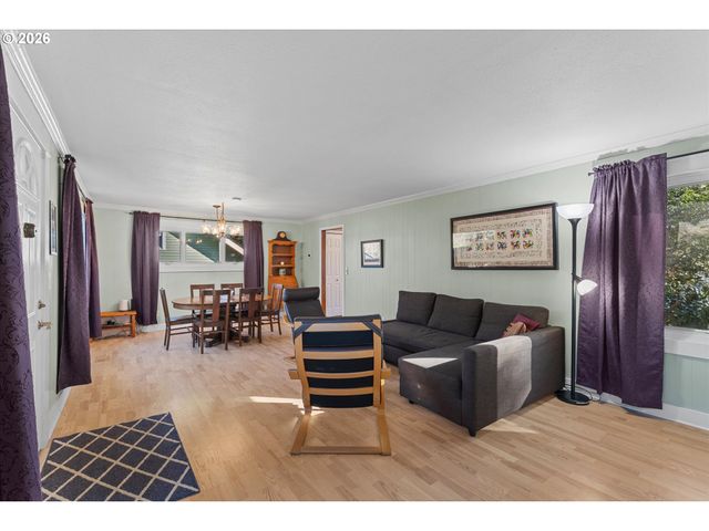 2668 Sw HUME Ct, Portland, OR 97219