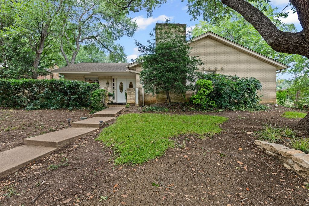 3221 Salinas Court, Irving, TX 75062