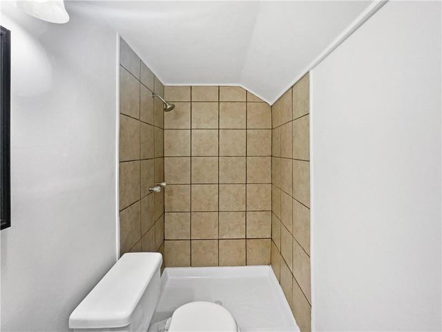 9314 E 68th Terrace, Raytown, MO 64133