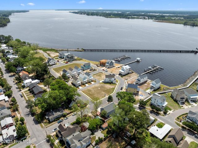 100 Wiley Street, Washington, NC 27889
