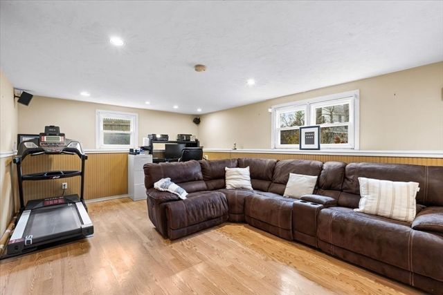 93 Patricia Lane, Weymouth, MA 02190