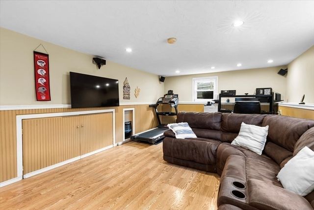 93 Patricia Lane, Weymouth, MA 02190