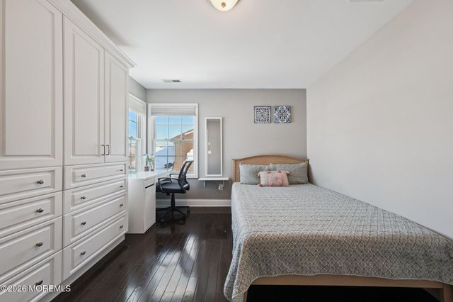 8 Patton Court, Manalapan, NJ 07726