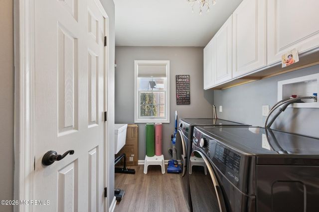 8 Patton Court, Manalapan, NJ 07726