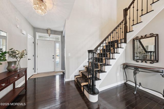 8 Patton Court, Manalapan, NJ 07726