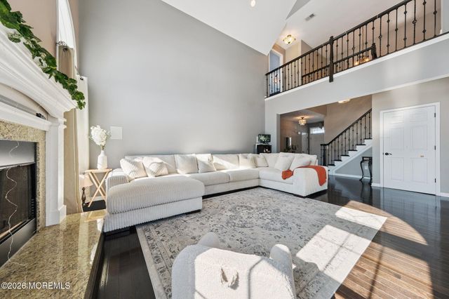 8 Patton Court, Manalapan, NJ 07726