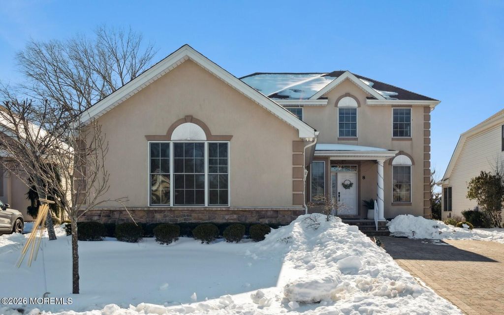 8 Patton Court, Manalapan, NJ 07726