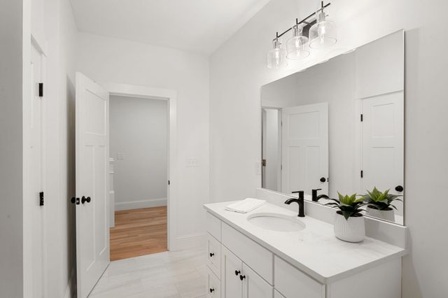 67 Groton Rd Unit C, Nashua, NH 03062