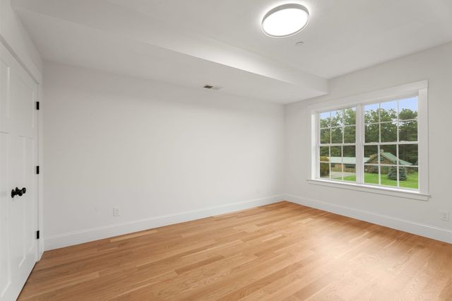 67 Groton Rd Unit C, Nashua, NH 03062