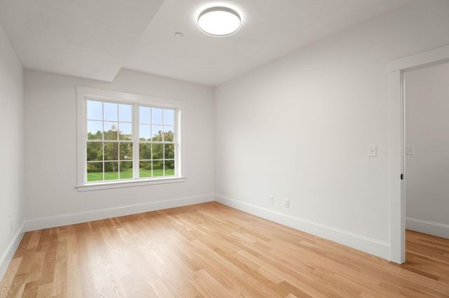 67 Groton Rd Unit C, Nashua, NH 03062