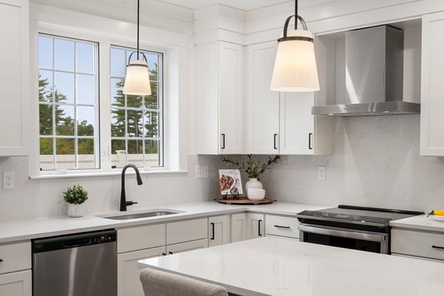 67 Groton Rd Unit C, Nashua, NH 03062