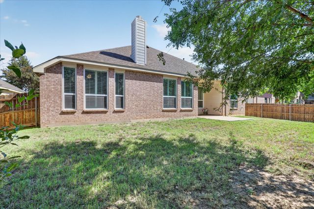 1106 Wedgewood Drive, Mansfield, TX 76063