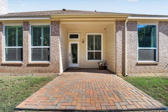 1106 Wedgewood Drive, Mansfield, TX 76063