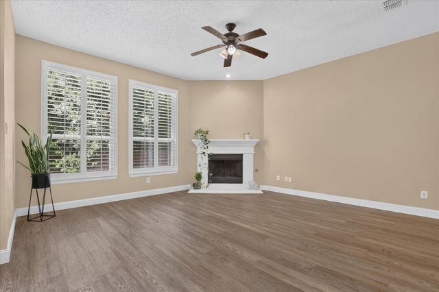 1106 Wedgewood Drive, Mansfield, TX 76063