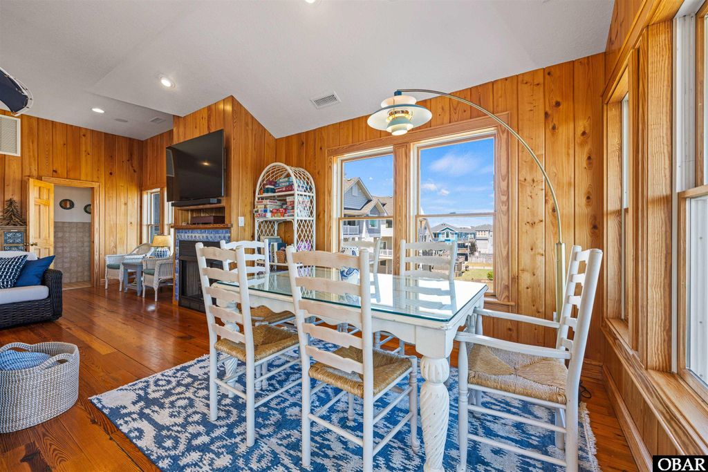 Image 11 of property listing at 2407 S Virginia Dare Trail, Nags Head, NC 27959