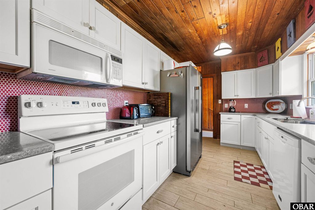 Image 25 of property listing at 2407 S Virginia Dare Trail, Nags Head, NC 27959