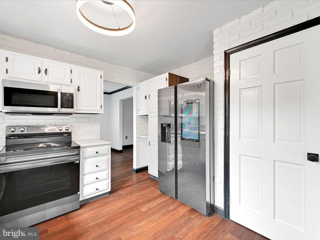 42 OVERLOOK DR, Pottsville, PA 17901