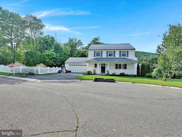42 OVERLOOK DR, Pottsville, PA 17901