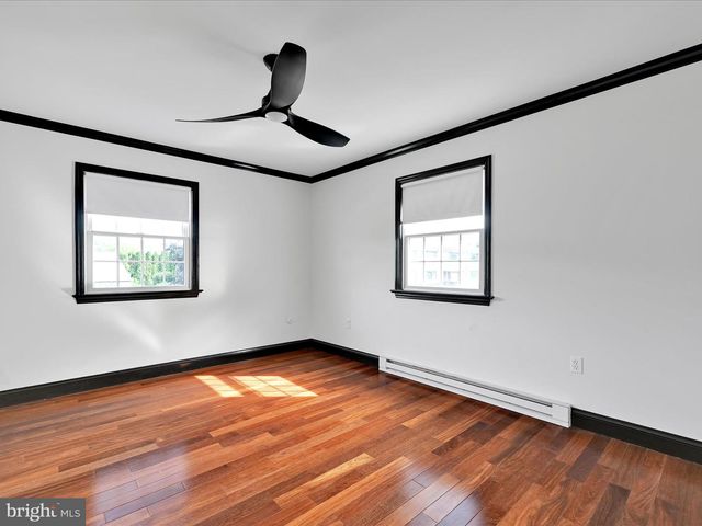42 OVERLOOK DR, Pottsville, PA 17901
