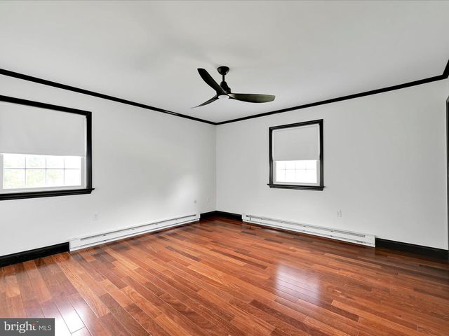 42 OVERLOOK DR, Pottsville, PA 17901