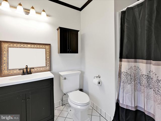 42 OVERLOOK DR, Pottsville, PA 17901