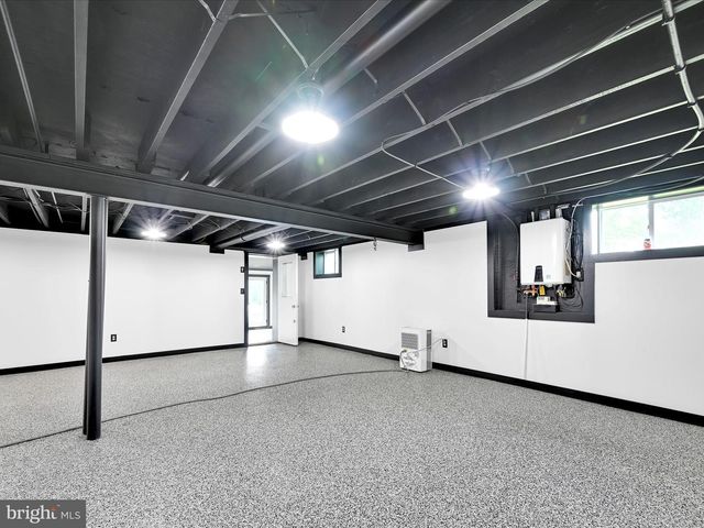42 OVERLOOK DR, Pottsville, PA 17901