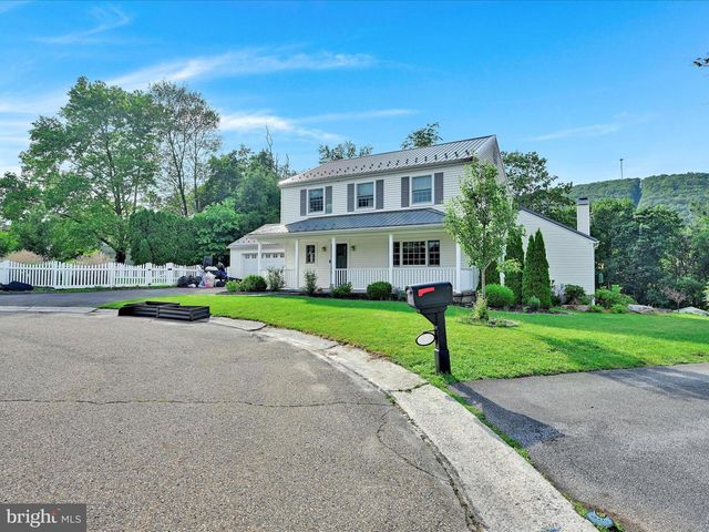 42 OVERLOOK DR, Pottsville, PA 17901