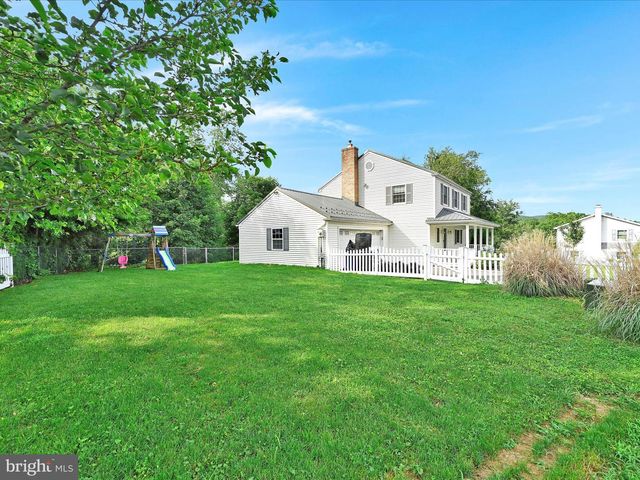 42 OVERLOOK DR, Pottsville, PA 17901