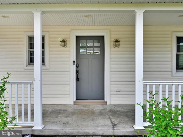 42 OVERLOOK DR, Pottsville, PA 17901