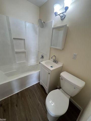 4533 Pengelly Rd Road, Flint, MI 48507
