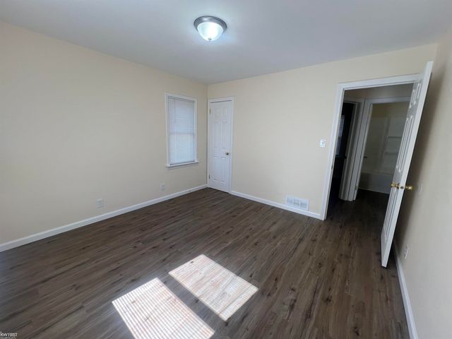 4533 Pengelly Rd Road, Flint, MI 48507