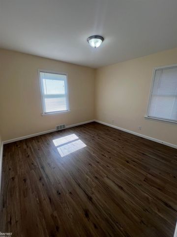 4533 Pengelly Rd Road, Flint, MI 48507