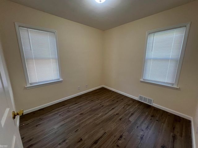 4533 Pengelly Rd Road, Flint, MI 48507