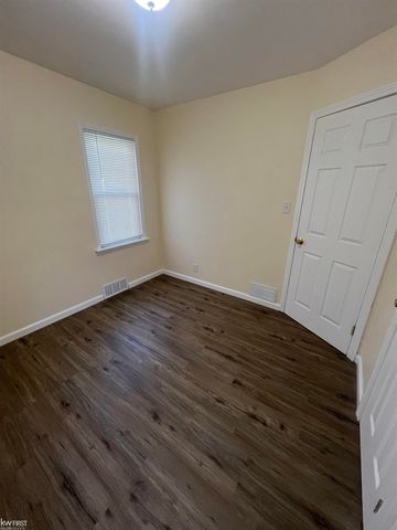 4533 Pengelly Rd Road, Flint, MI 48507
