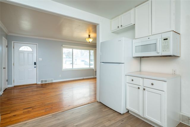 7802 SW 10th Place, Des Moines, IA 50315