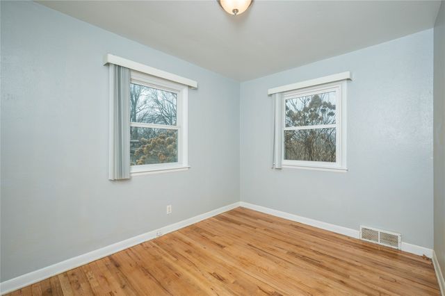 7802 SW 10th Place, Des Moines, IA 50315