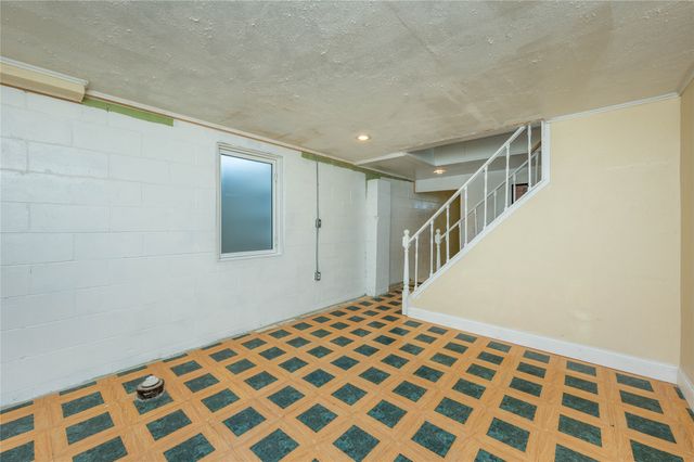 7802 SW 10th Place, Des Moines, IA 50315