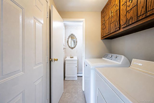 2 Barry Lane, Mount Sinai, NY 11766