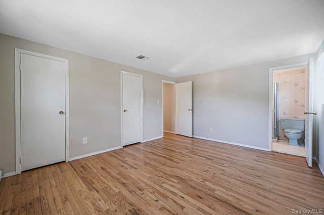 2 Barry Lane, Mount Sinai, NY 11766