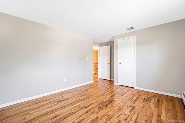 2 Barry Lane, Mount Sinai, NY 11766