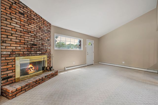 2 Barry Lane, Mount Sinai, NY 11766
